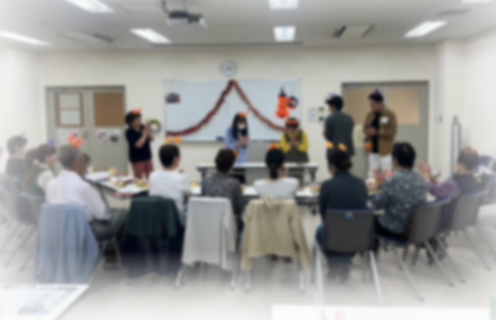 �n���[�E�B���p�[�e�B�̗l�q